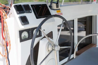 Lagoon 380 - 4 + 2 cab. - Xenia - 2013.