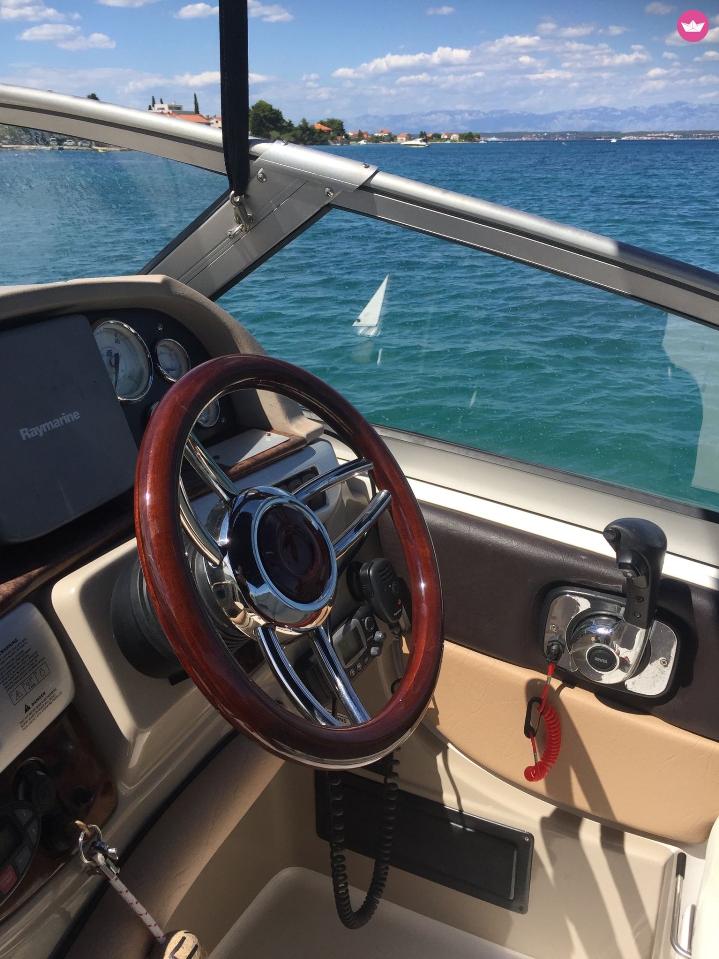 Rental Motorboat Four Winns 258 Vista Zadar
