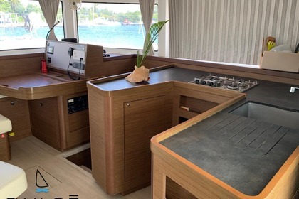 Lagoon 42 - Take it easy