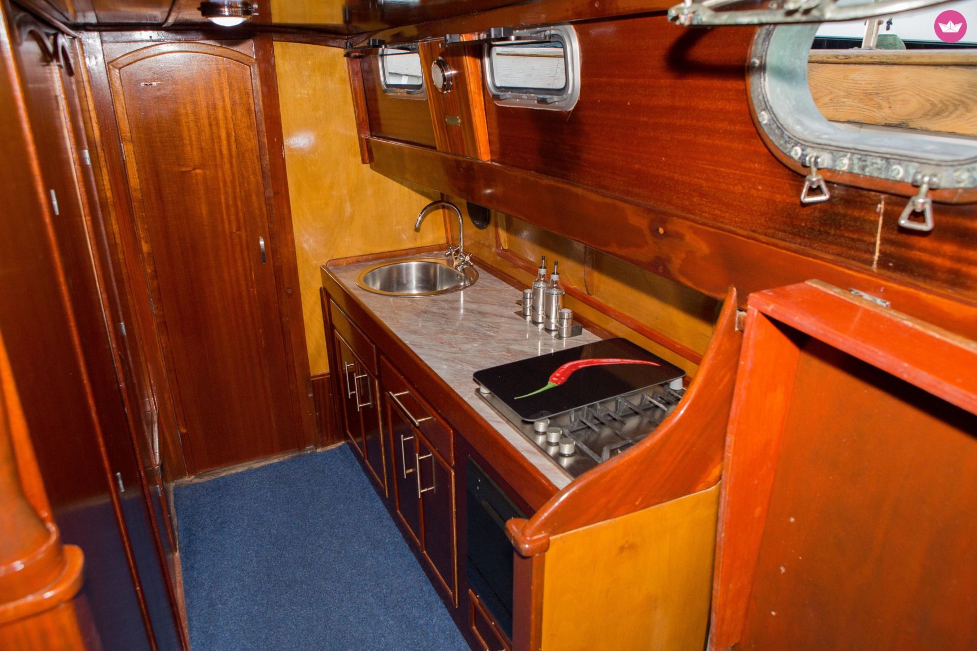 Traitional Croatian Boat Leut Vagabundo in Split for hire