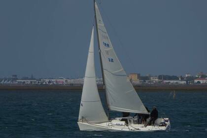 Rental Sailboat BENETEAU PLATU 25 Faro