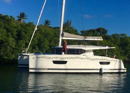 Location Catamaran Fountaine Pajot Lucia 40 Le Marin