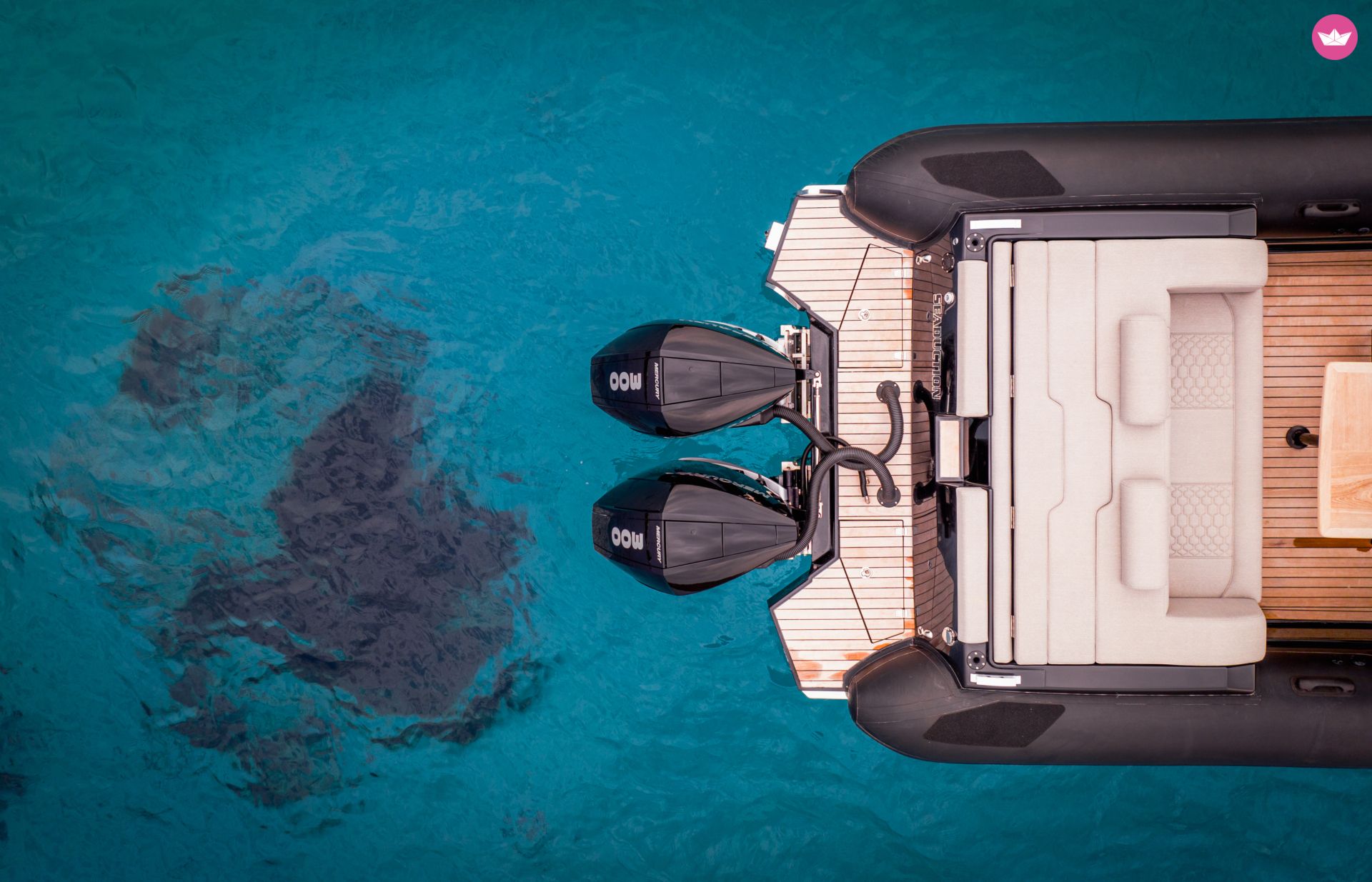 Bateau à moteur TECHNOHULL 38 GRAND SPORT 600cv 4