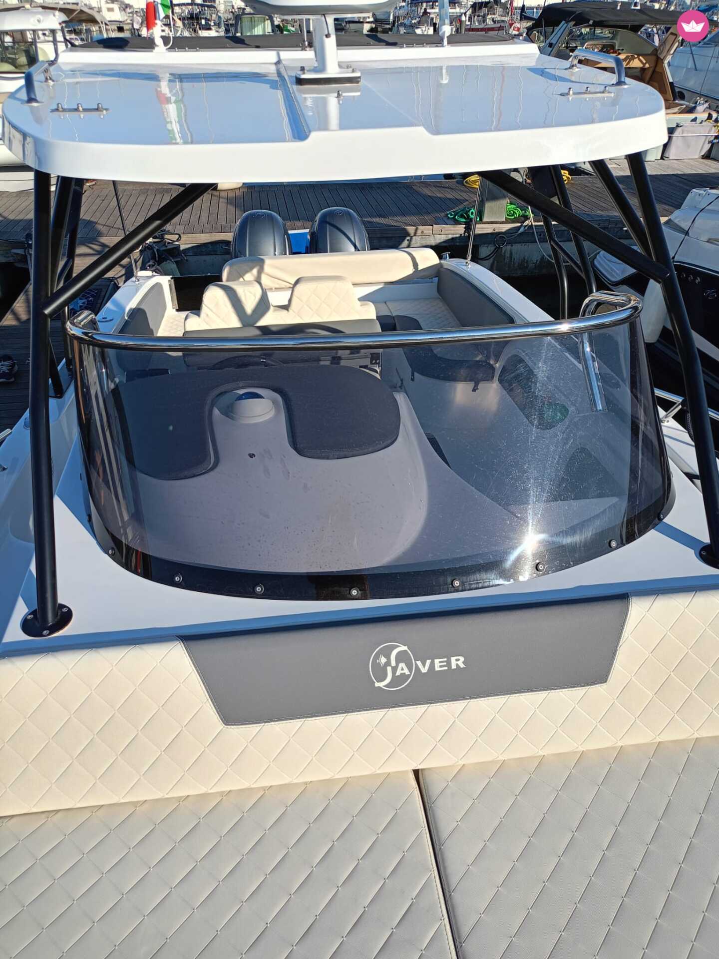 Bateau à moteur Saver 870 WA 400cv 7