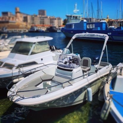Noleggio Barca a motore Jeanneau Cap Camarat 4.7 Cc Marsiglia