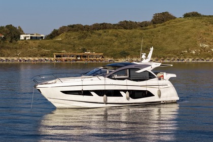 Noleggio Yacht a motore Sunseeker 50 Predator Montenegro