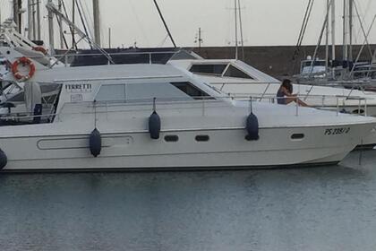 Charter Motorboat Ferretti 39 fly Nettuno