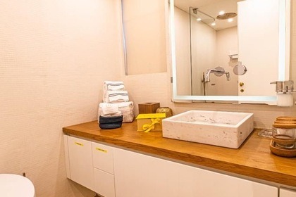 38m HR Yacht with 2 Jacuzzi B87!