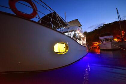 Custom built traditional gulet with a capacity of 4 people