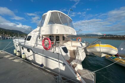 Charter Catamaran BOSTON WHALER Conquest 44 Whitsunday Islands