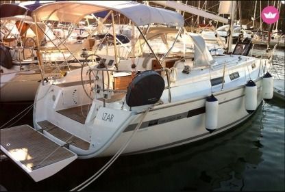 Charter Sailboat Bavaria Bavaria 32 Cruiser Portisco