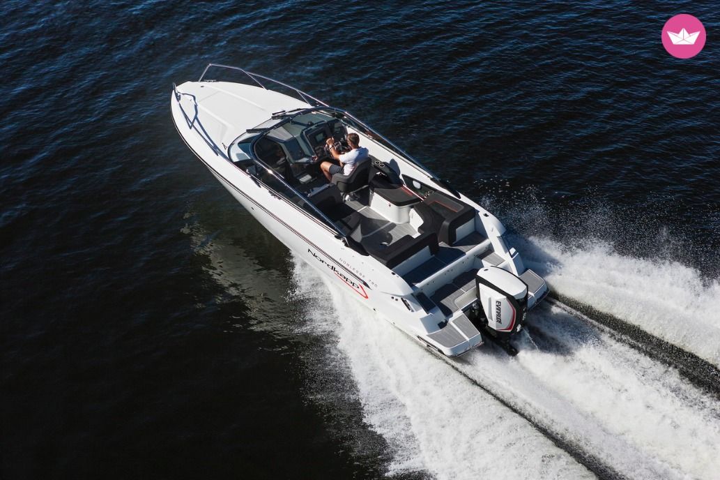 Bateau à moteur NORDKAPP NOBLESSE 790/830 300cv 2