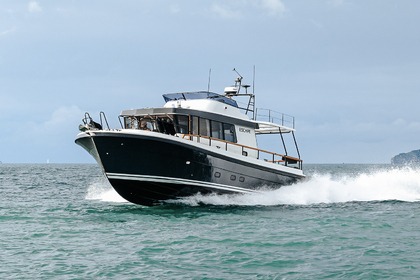 Captain Leo - Private Half-Day Cruises around Santorini