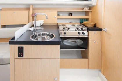 Aproveite a navegação neste veleiro de 9.62 metr