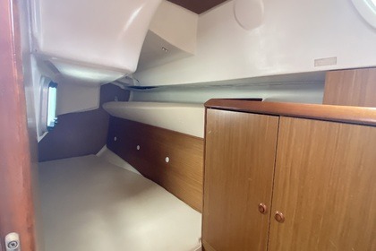 Sun Odyssey 32i in Combarro o Sanxenxo