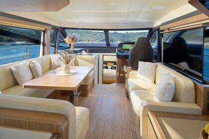 Verhuur Motorboot Absolute 50 FLY Marina Lav