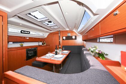 Hire Sailboat Bavaria Yachtbau Bavaria Cruiser 41S Marina Hramina