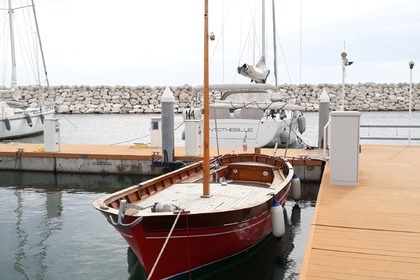 Чартер лодки без лицензии  APREAMARE GOZZO Салерно