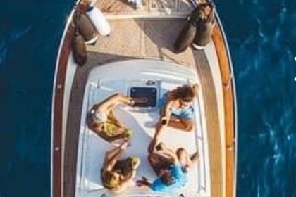 Charter Motorboat Apreamare Smeraldo  8 Cabinato Glyfada