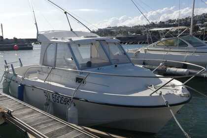 Charter Motorboat Beneteau antares 6 Saint-Gilles