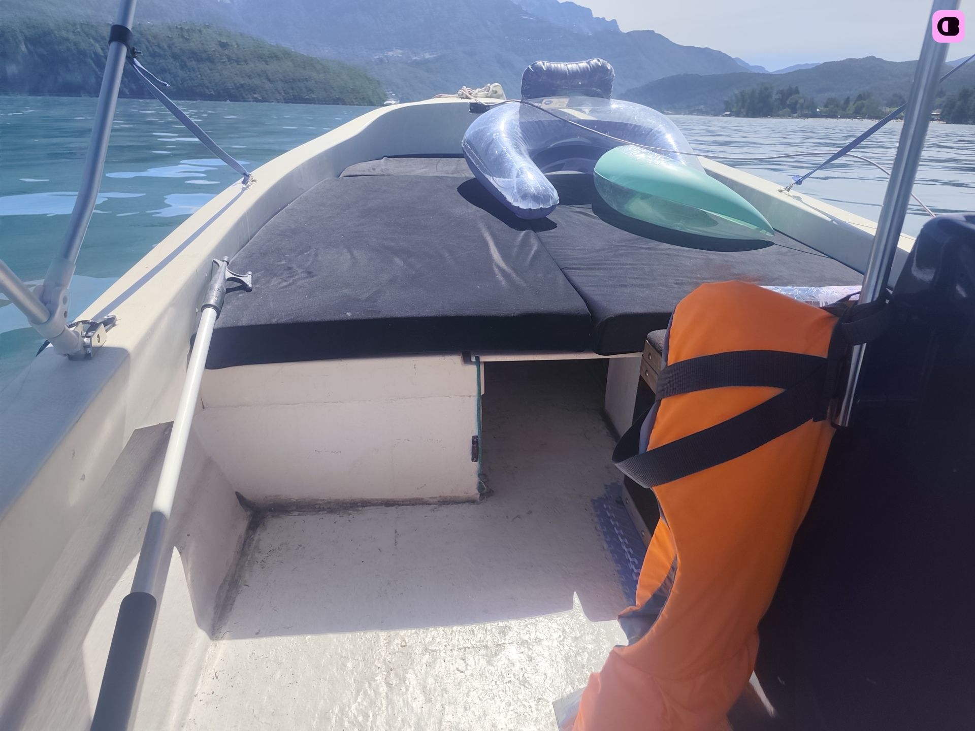 Bateau sans permis  Clear liner Quiksilver 6cv 6