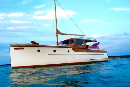Rental Motorboat ELCO 30ft ' Marinette' East Hampton