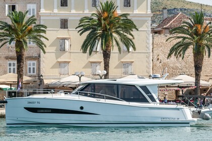 Hyra båt Motorbåt Greenline Yachts 39 Trogir