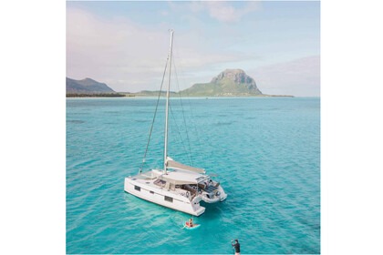 Charter Catamaran  Nautitech 40 Open Black River