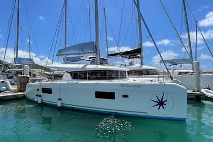 Hire Catamaran Lagoon-Bénéteau Lagoon 42 - 4 + 2 cab. Tortola