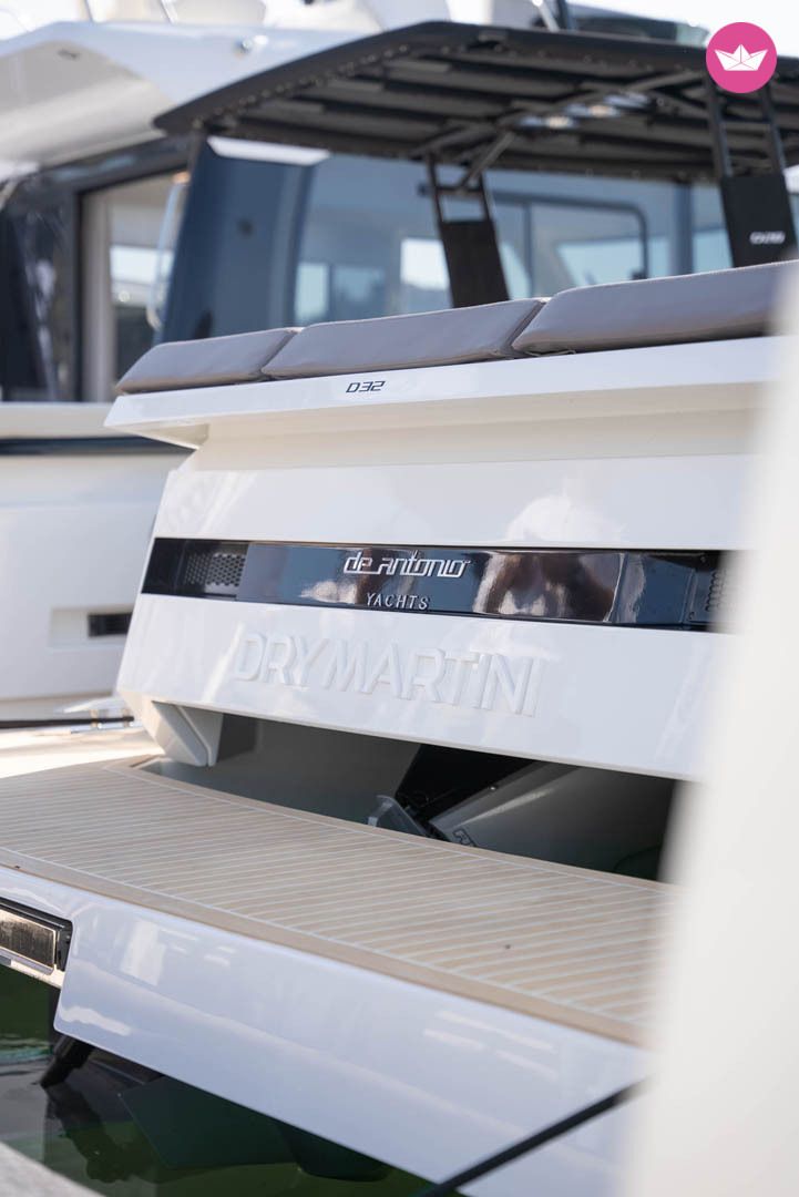 Bateau à moteur De Antonio D32 400cv 3