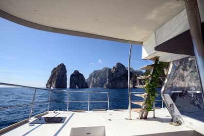 Big Groups Perfect Solution to Explore Capri or the Amalfi Coast in Style