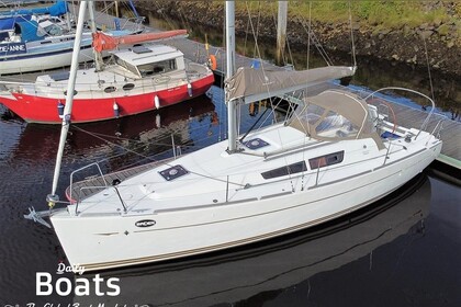 Hire Sailboat Jeanneau sun odyssey 33i Trebeurden