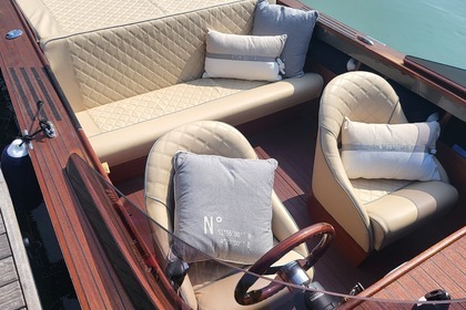 Venetika Vintage Boat