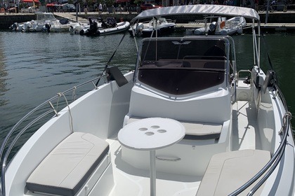Hire Motorboat Beneteau Flyer 7.7 Le Croisic