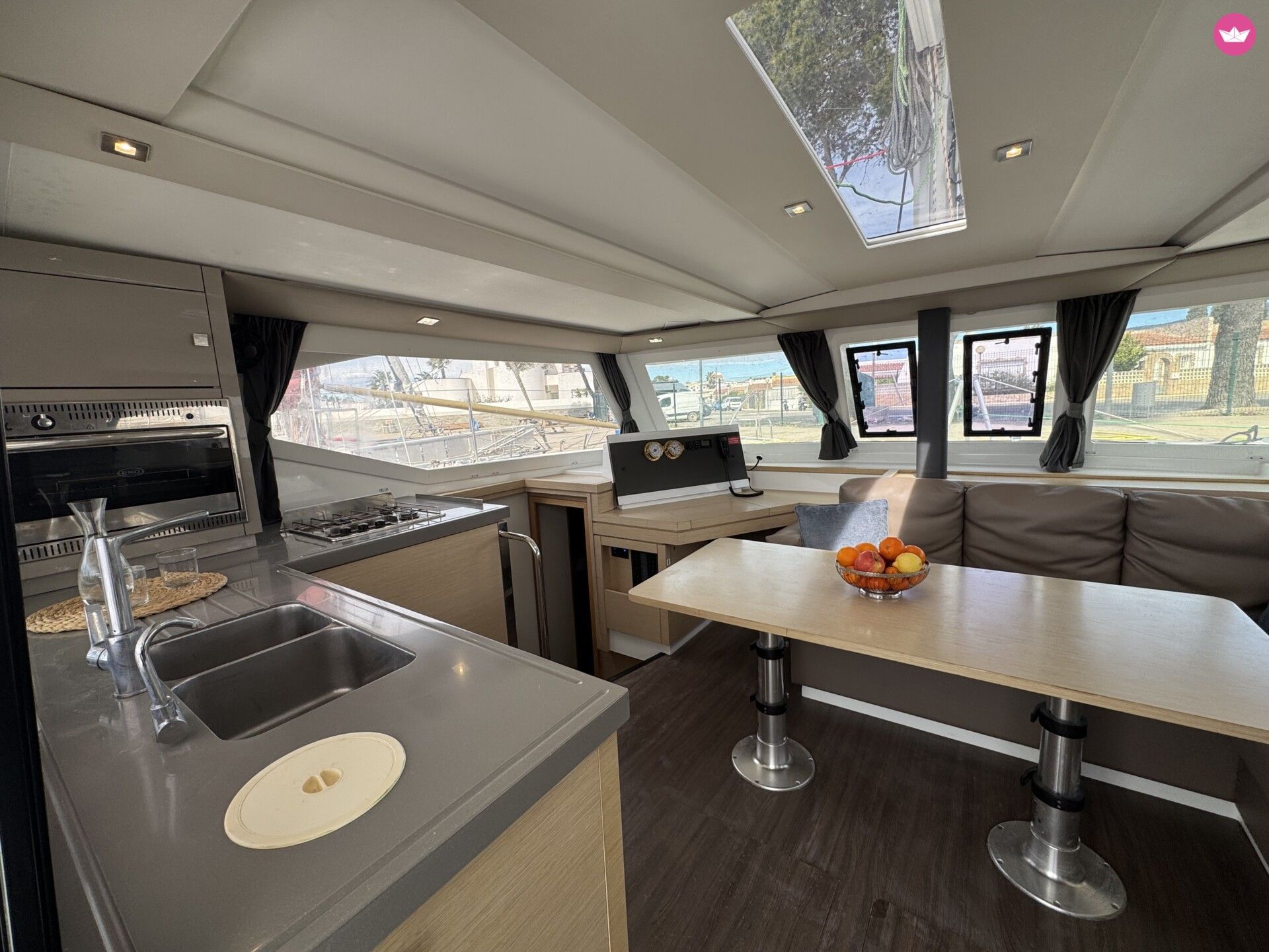 Catamaran Fountaine Pajot Lucia 40 11.73m 5