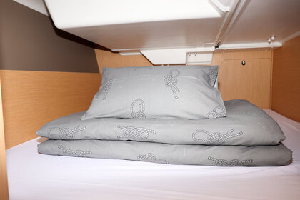 Enjoy the Croatian winds with Oceanis 38.1