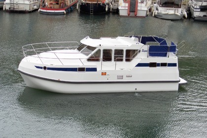 Rental Houseboats Custom Tarpon 32 (Agde) Agde
