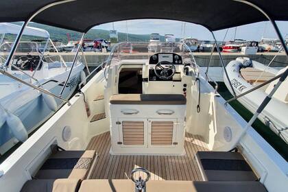 Atlantic Marine 730 Sun Cruiser in Punat