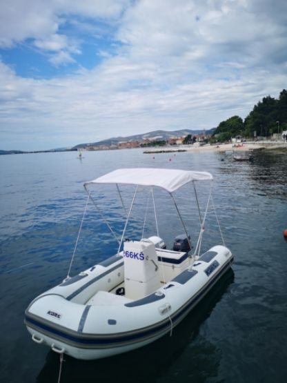 Charter RIB Maestral 380 Kaštel Stari