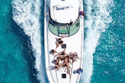 Hire Motorboat Sea Ray SUNDANCER Cancún