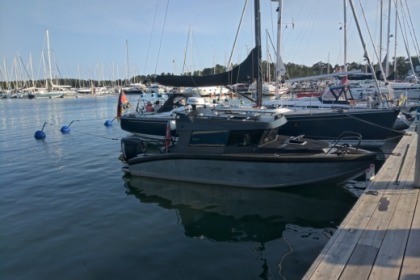 Hyra båt Motorbåt Vboats Voyager 700 cabin Stockholm Archipelago