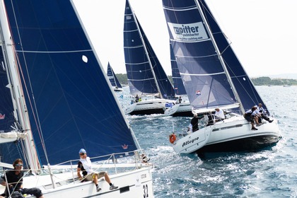 Hyra båt Segelbåt Bavaria Yachtbau Bavaria Cruiser 40 S Split
