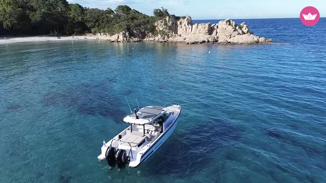 Bateau à moteur Axopar 37 700cv 4