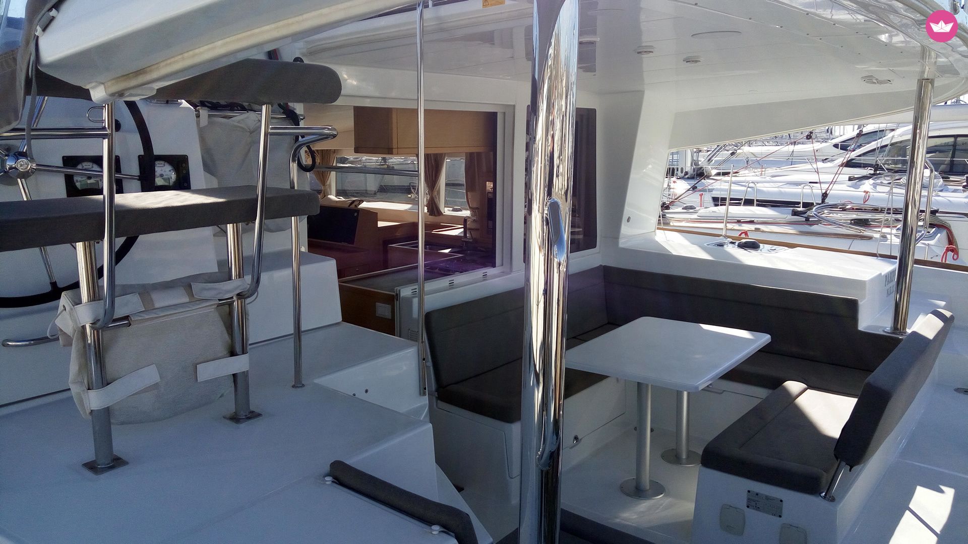 Charter Catamaran Lagoon 400 S2 Athens
