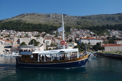 Hyra båt Motorbåt Custom Build Traditional Unique Wooden Boat Dubrovnik