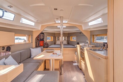 Oceanis 38 with or without skipper