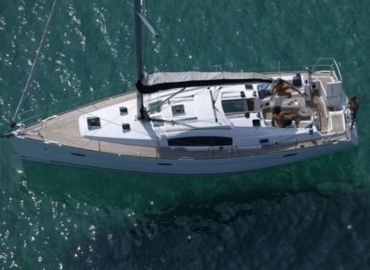 Charter Sailboat Beneteau Oceanis 43 Catania