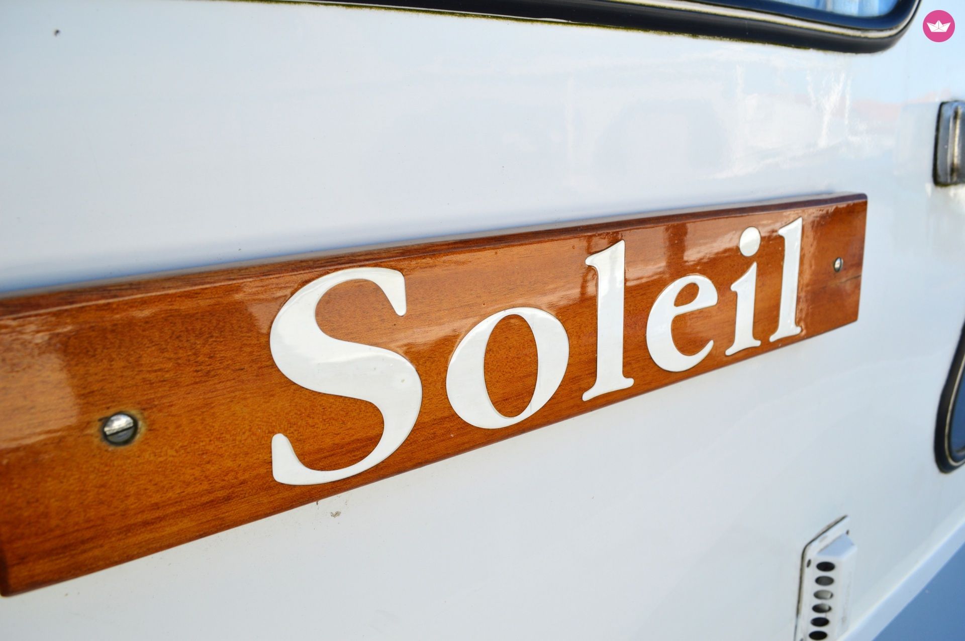 Bateau à moteur Palan DL 1100 62cv 3