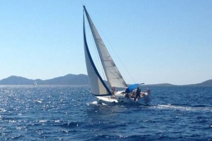 Charter Sailboat Beneteau Oceanis 350 Stintino