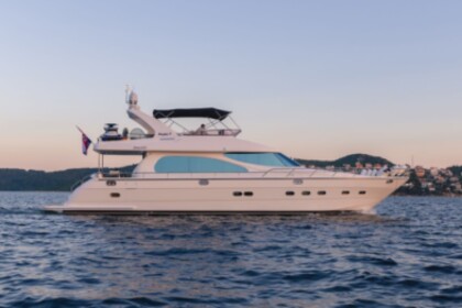 Hire Motor yacht Yaretti 2210 Split